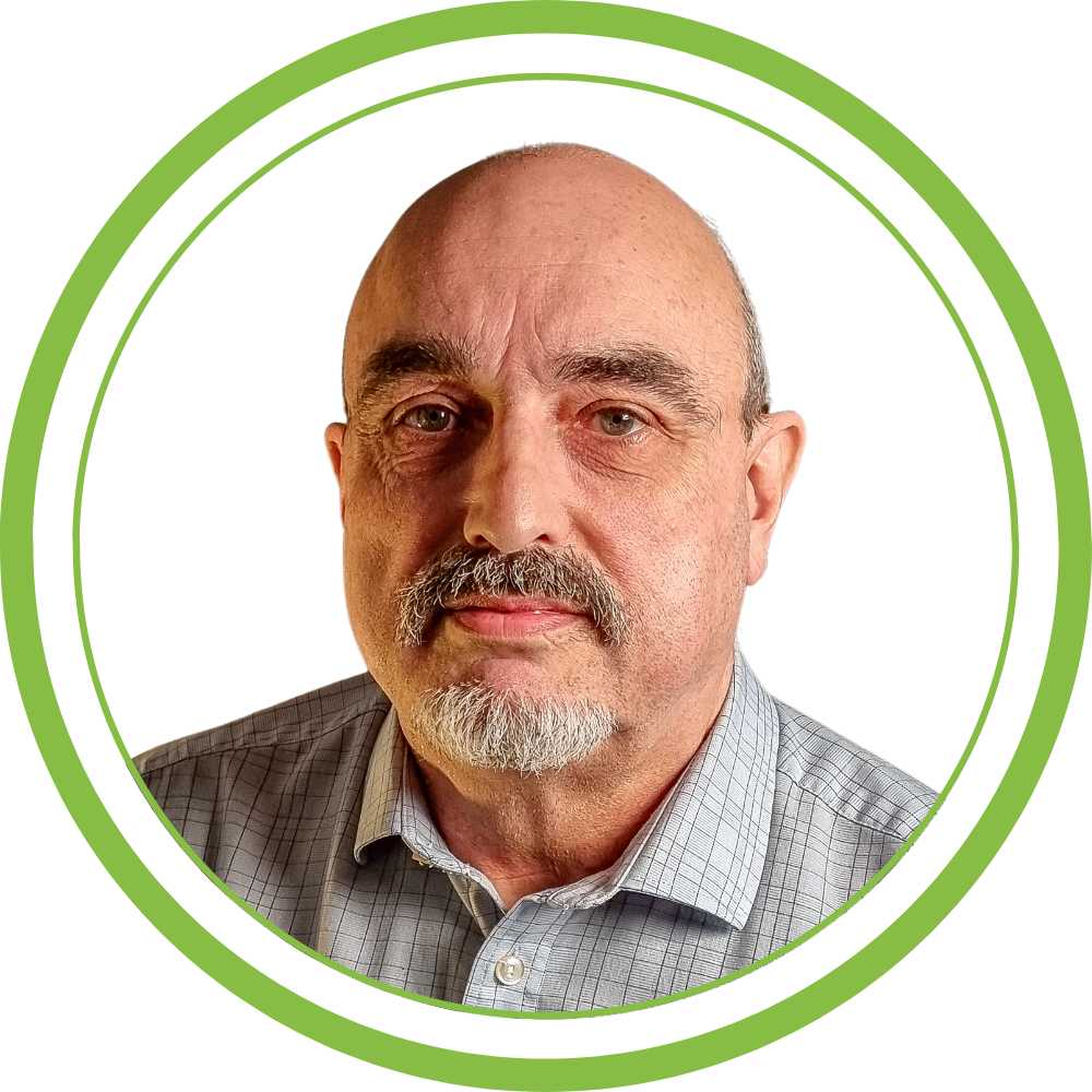 A picture of one of our trainers, a white background with a green circular frame.